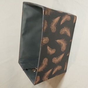 🫟 Feather Storage Basket